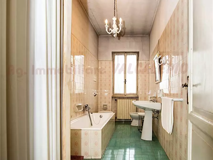 Immagine 8 di Villa in vendita  in Via Roma, 35 a Castelli Calepio