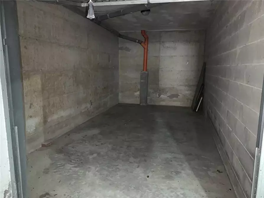 Immagine 2 di Garage in vendita  in Via Valverde a Castelli Calepio