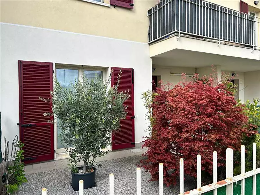 Immagine 2 di Villa in vendita  in Via Francesco Nullo, 3 a Villongo