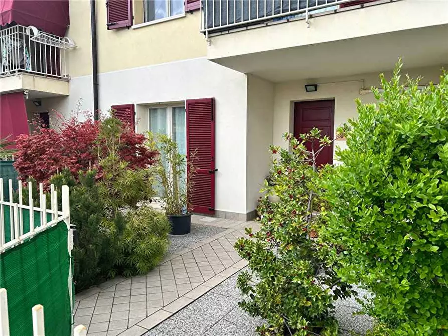 Immagine 3 di Villa in vendita  in Via Francesco Nullo, 3 a Villongo