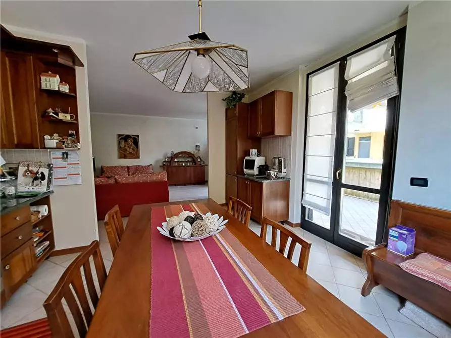 Immagine 2 di Appartamento in vendita  in Via Roma a Villongo
