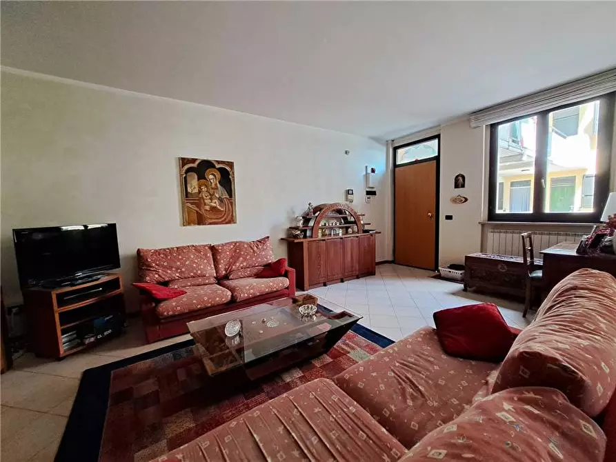 Immagine 5 di Appartamento in vendita  in Via Roma a Villongo