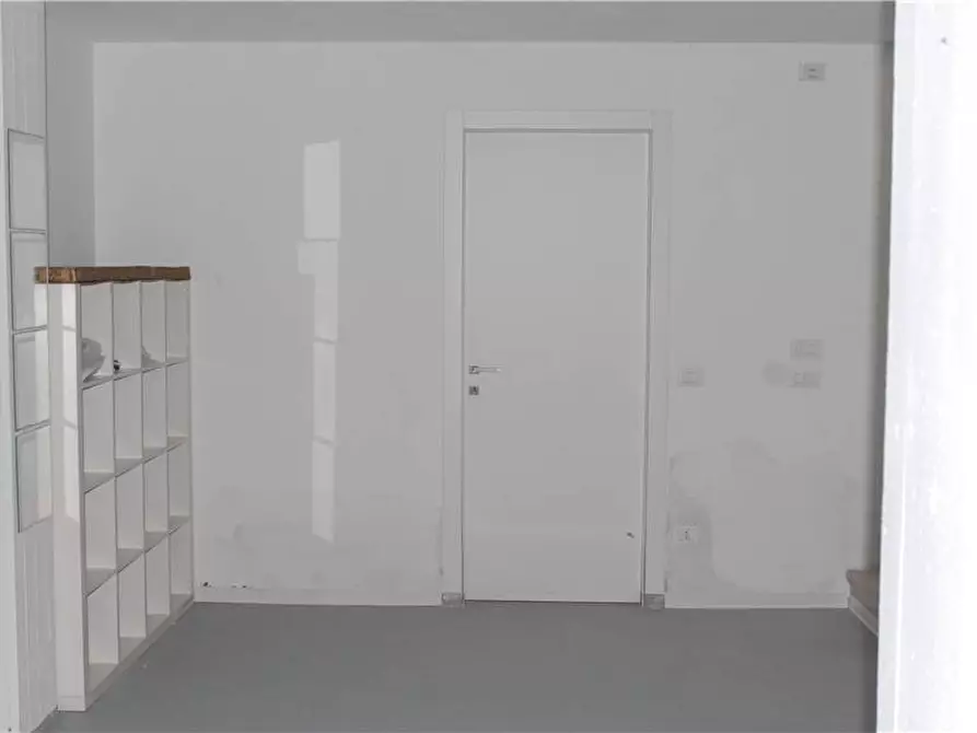 Immagine 12 di Attività commerciale in vendita  in Via Renica, 63 a Brescia