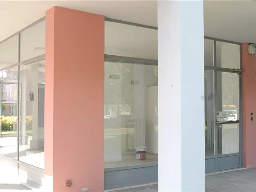 Immagine 2 di Attività commerciale in vendita  in Via Renica, 63 a Brescia