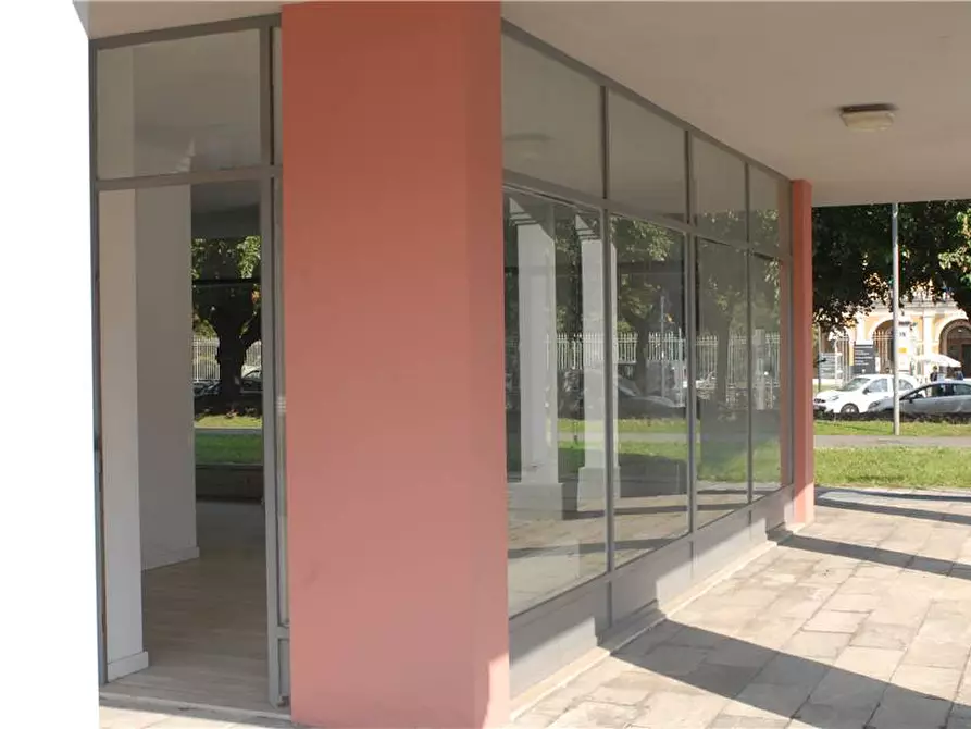 Immagine 3 di Attività commerciale in vendita  in Via Renica, 63 a Brescia
