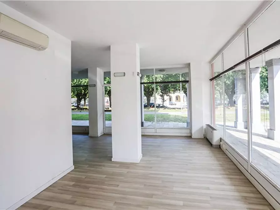 Immagine 6 di Attività commerciale in vendita  in Via Renica, 63 a Brescia