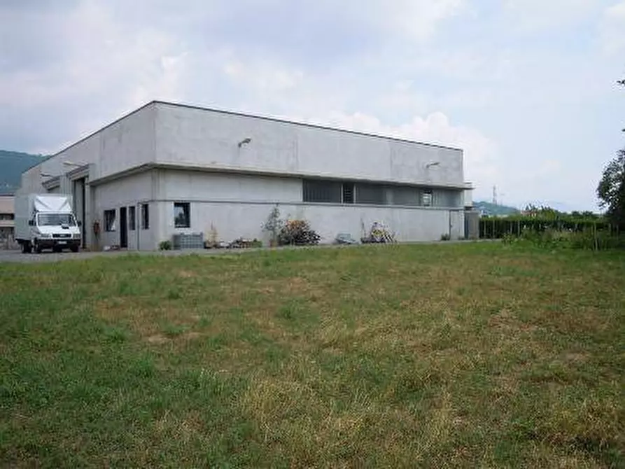 Immagine 1 di Capannone industriale in vendita  in Via Roma, 116 a Grumello Del Monte