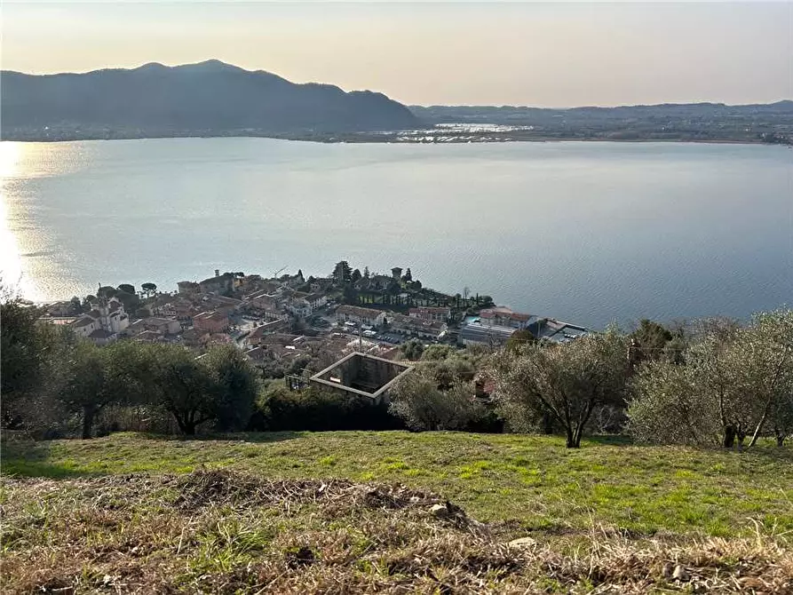 Immagine 1 di Terreno in vendita  in Via Vasti di Sopra, 10 a Predore