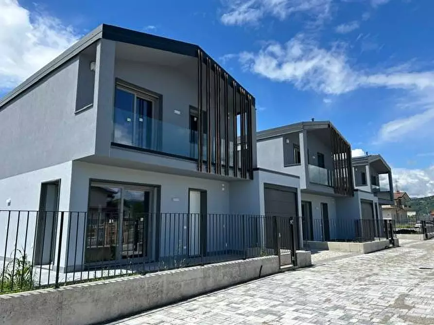 Immagine 10 di Villa in vendita  in Via Chico Mendez, snc a Telgate