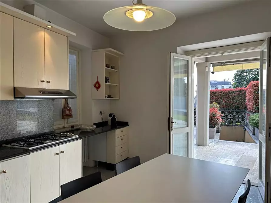 Immagine 3 di Villa in vendita  in Via Pelabrocco, 23 a Castelli Calepio
