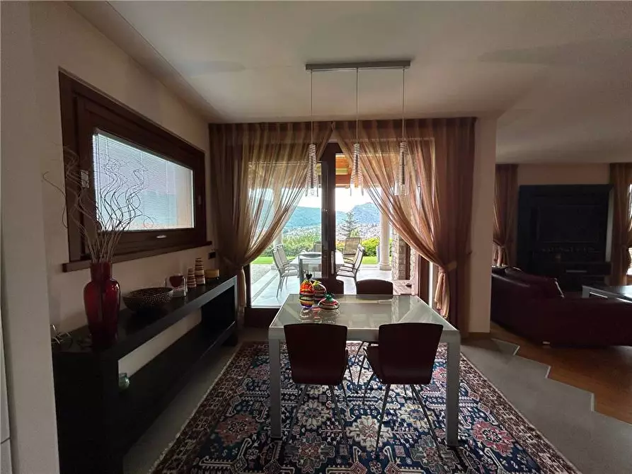 Immagine 15 di Villa in vendita  in Via Isacco e Febo Arcangeli a Sarnico