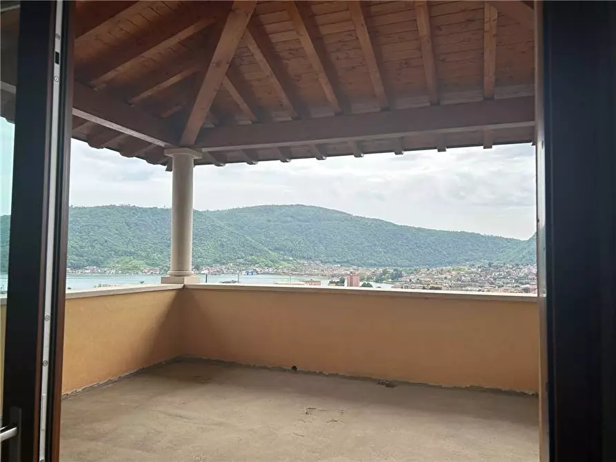 Immagine 9 di Villa in vendita  in Via Isacco e Febo Arcangeli a Sarnico