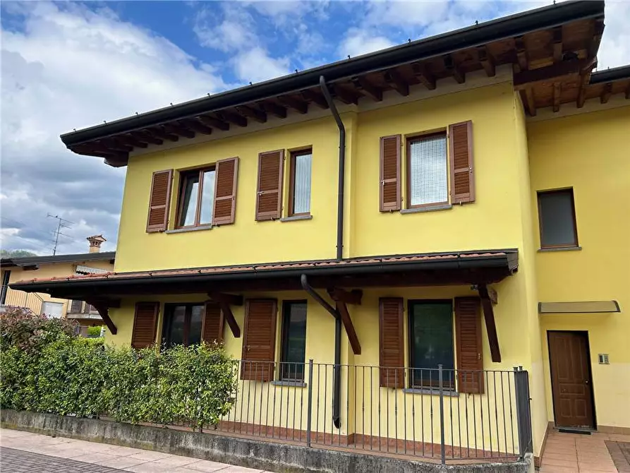 Immagine 1 di Appartamento in vendita  in Via Camozzi, 4 a Credaro