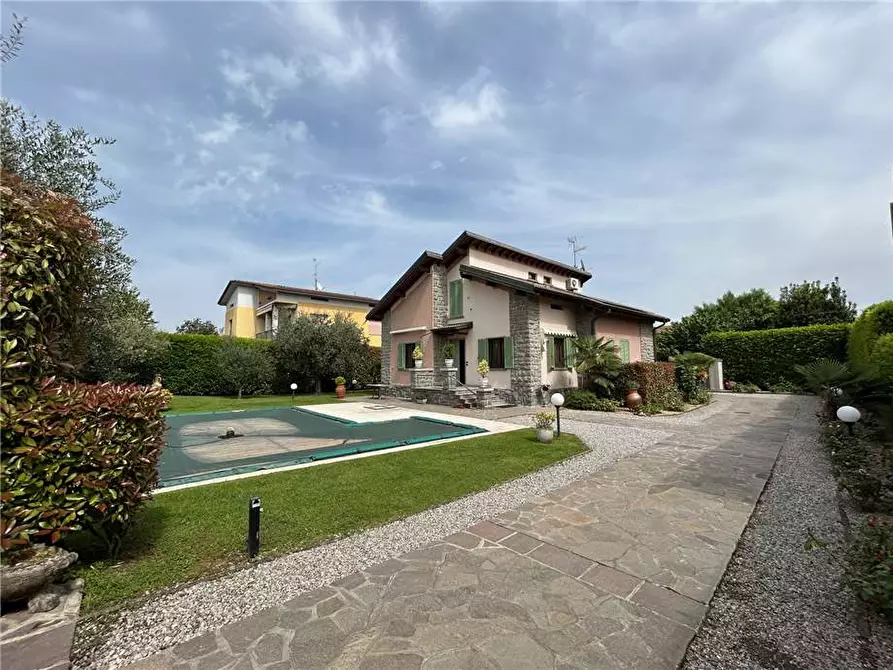 Immagine 1 di Villa in vendita  in Via San Pancrazio a Palazzolo Sull'oglio