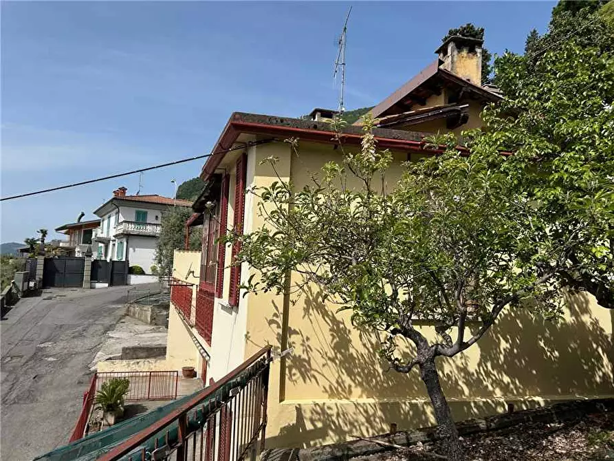Immagine 2 di Stabile in vendita  in Via Campitino a Predore