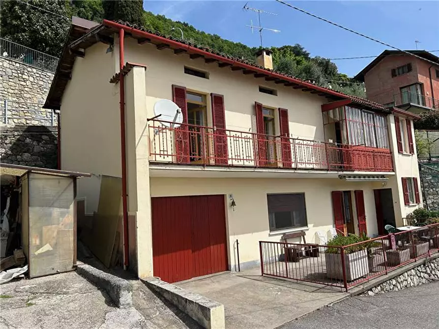 Immagine 4 di Stabile in vendita  in Via Campitino a Predore
