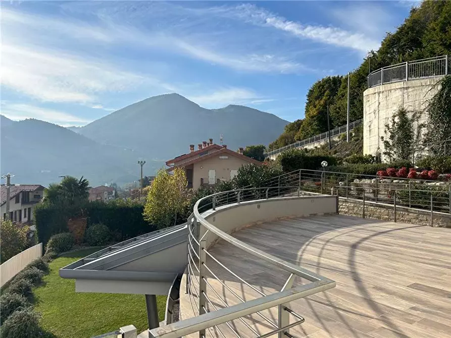 Immagine 9 di Villa in vendita  in Via Aldo Moro a Vigolo