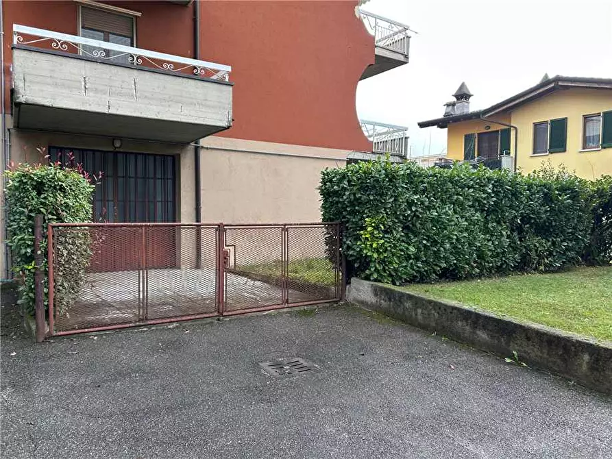 Immagine 1 di Attività commerciale in vendita  in Via Don Luigi Monti, 46 a Credaro