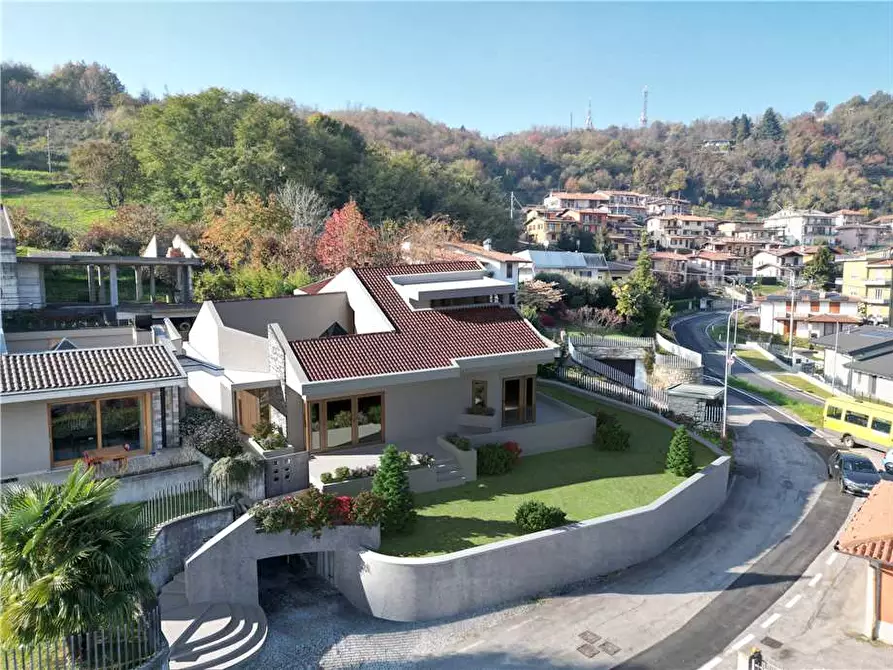 Immagine 3 di Villa in vendita  in Via XXV Aprile, 6 a Gandosso