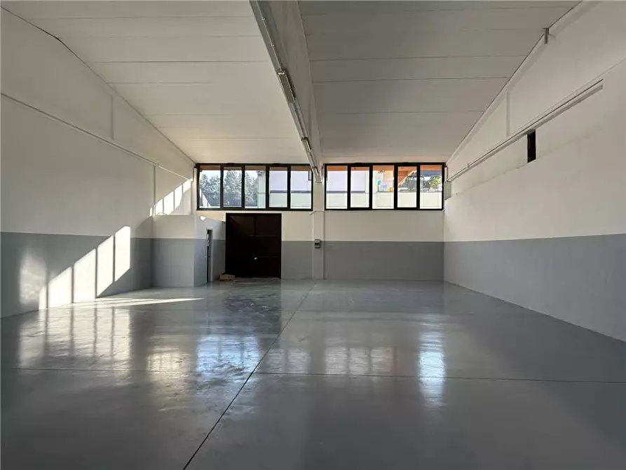 Immagine 3 di Capannone industriale in affitto  in Via Kennedy, 22 a Villongo