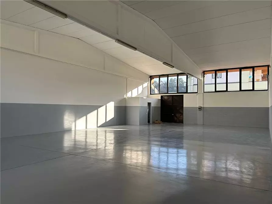 Immagine 4 di Capannone industriale in affitto  in Via Kennedy, 22 a Villongo