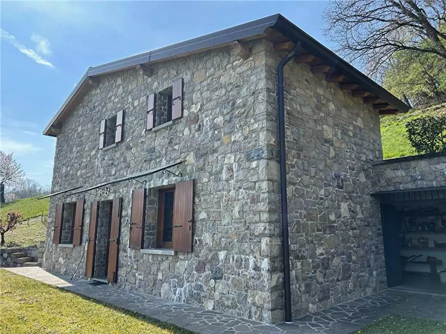 Immagine 2 di Rustico / casale in vendita  in Via Collecroce a Adrara San Martino