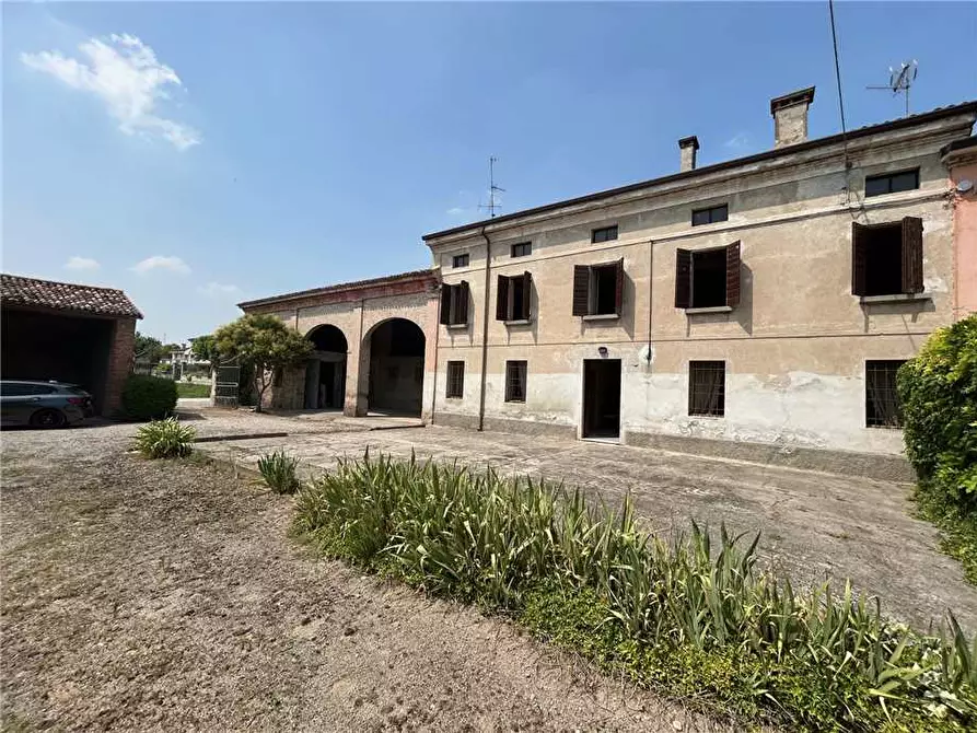 Immagine 1 di Rustico / casale in vendita  in Via Villa Belgiardino, 41 a Ceresara