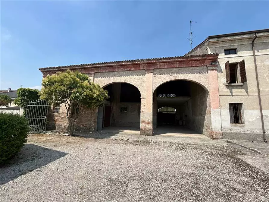 Immagine 4 di Rustico / casale in vendita  in Via Villa Belgiardino, 41 a Ceresara