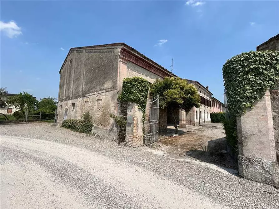 Immagine 7 di Rustico / casale in vendita  in Via Villa Belgiardino, 41 a Ceresara
