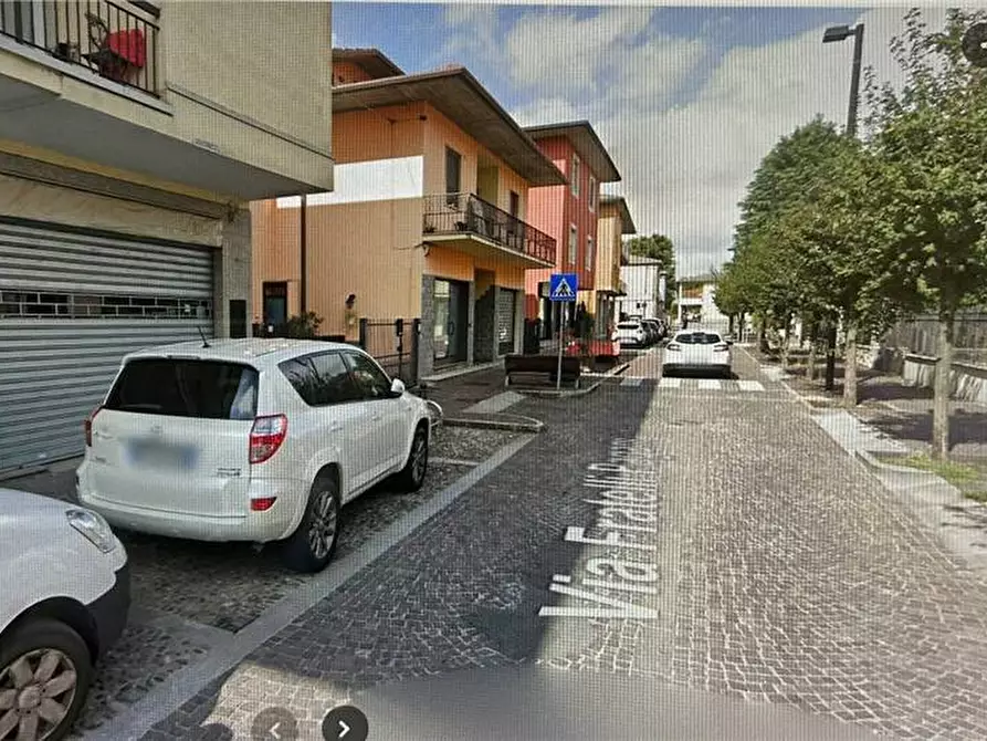 Immagine 1 di Attività commerciale in affitto  in Via F.LLi Pagani, 1/c a Castelli Calepio
