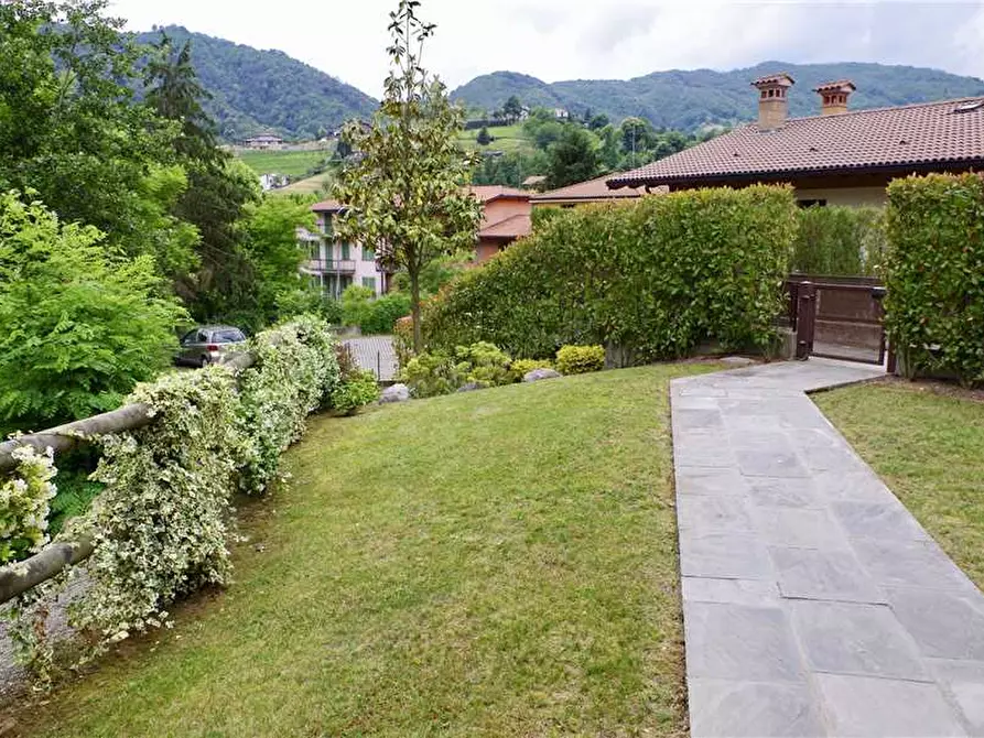 Immagine 1 di Villa in vendita  in Via San michele a Foresto Sparso