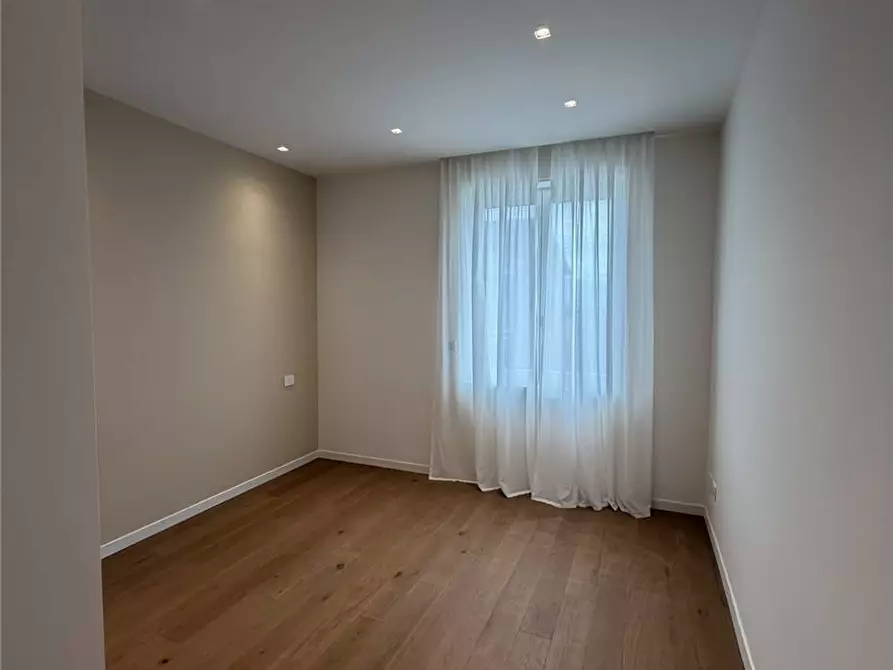 Immagine 11 di Appartamento in vendita  in Via Manzoni, 8 a Sarnico