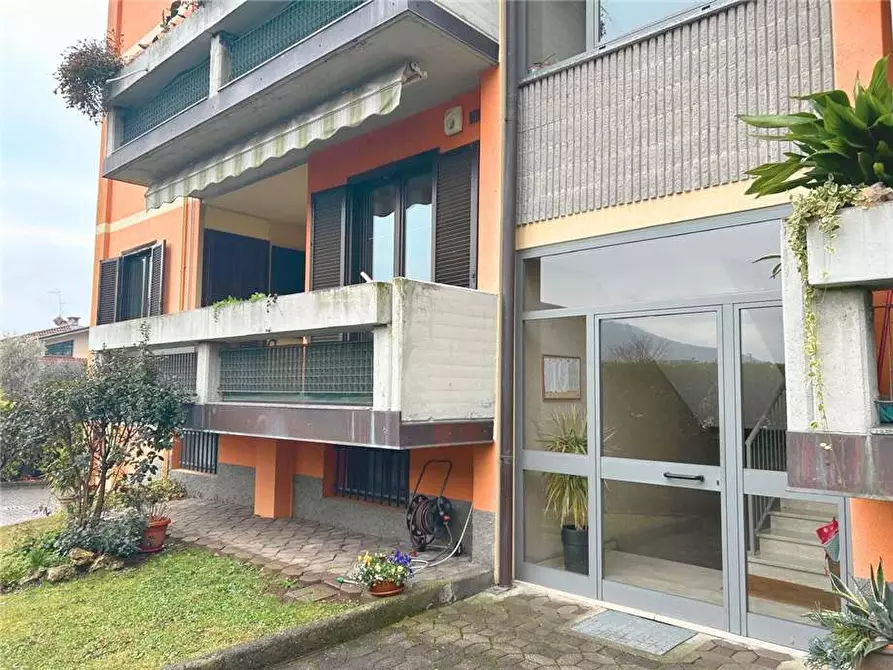 Immagine 1 di Appartamento in vendita  in Via Alpini, 1 a Sarnico