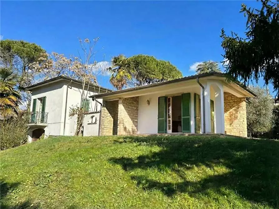 Immagine 1 di Villa in vendita  in Via Montecchio a Villongo