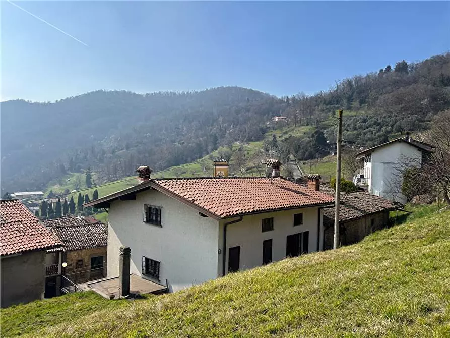 Immagine 1 di Villa in vendita  in Via Gafforelli, 2 a Foresto Sparso