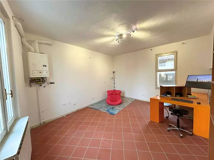 Immagine 10 di Appartamento in vendita  in Via Roma, 37 a Castelli Calepio