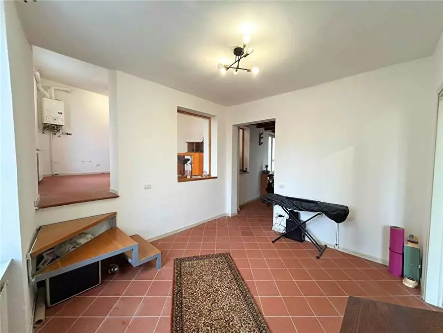 Immagine 5 di Appartamento in vendita  in Via Roma, 37 a Castelli Calepio
