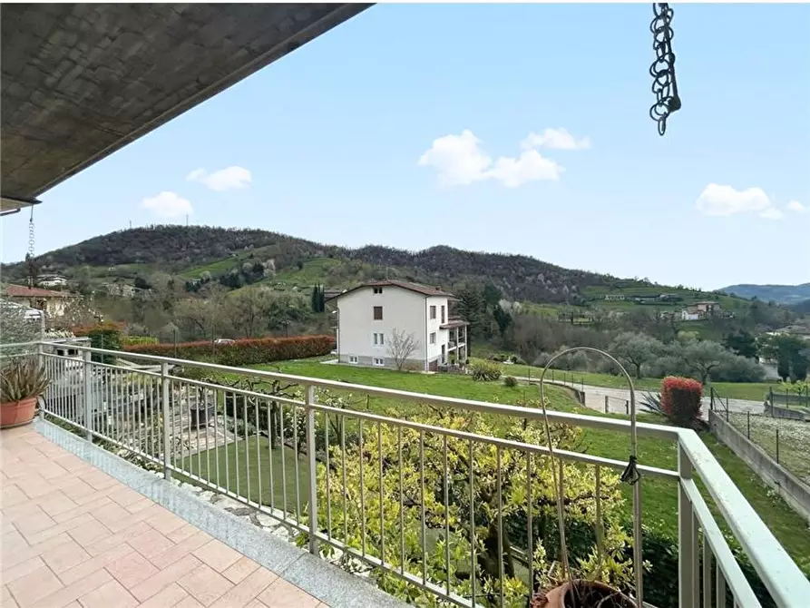 Immagine 10 di Villa in vendita  in Via Pietra a Viadanica