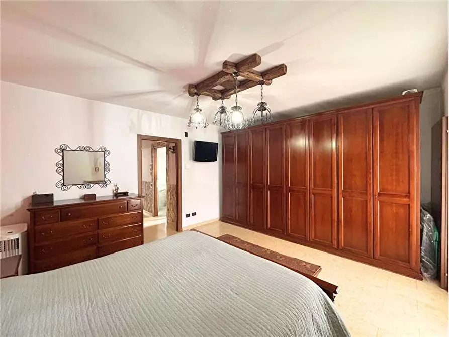 Immagine 13 di Villa in vendita  in Via Pietra a Viadanica