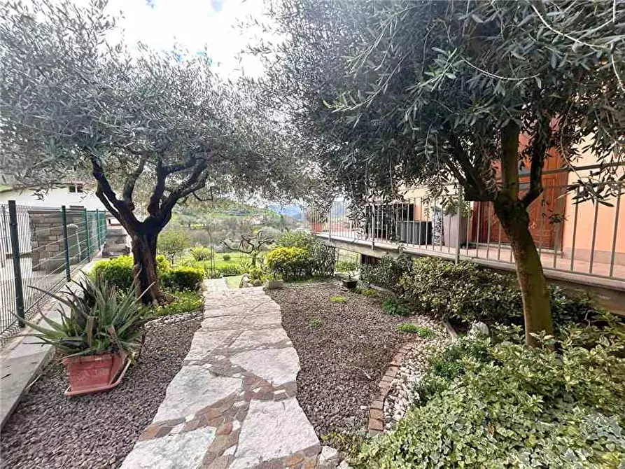 Immagine 3 di Villa in vendita  in Via Pietra a Viadanica