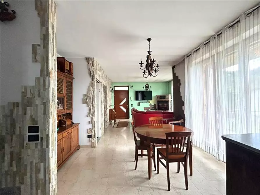 Immagine 5 di Villa in vendita  in Via Pietra a Viadanica