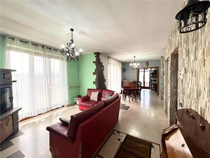 Immagine 6 di Villa in vendita  in Via Pietra a Viadanica