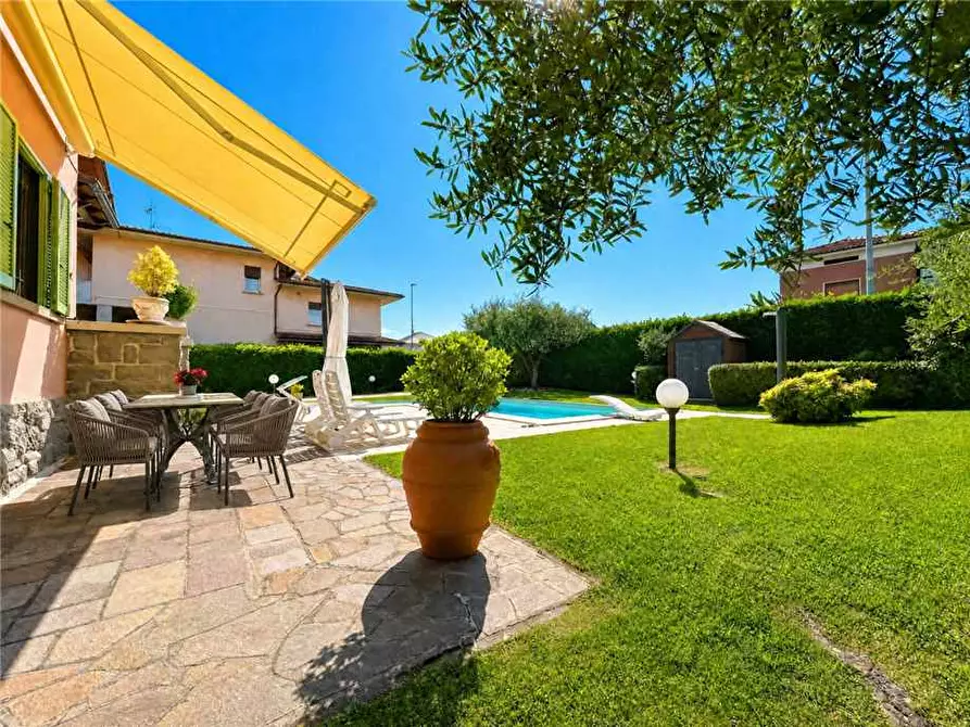 Immagine 3 di Villa in vendita  a Palazzolo Sull'oglio