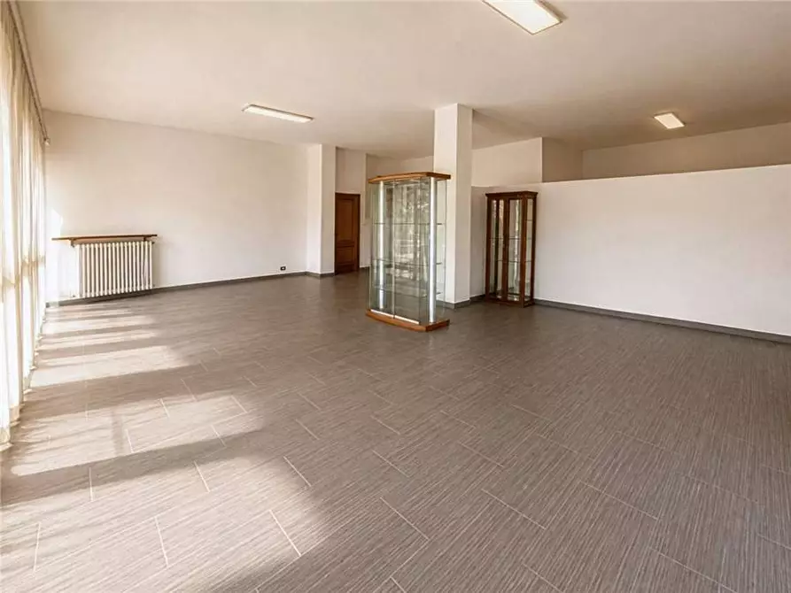 Immagine 4 di Attività commerciale in affitto  in Via San Francesco, 56 a Castelli Calepio