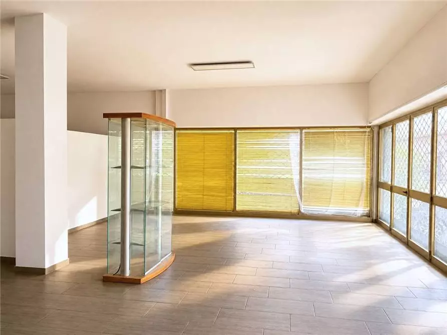 Immagine 6 di Attività commerciale in affitto  in Via San Francesco, 56 a Castelli Calepio