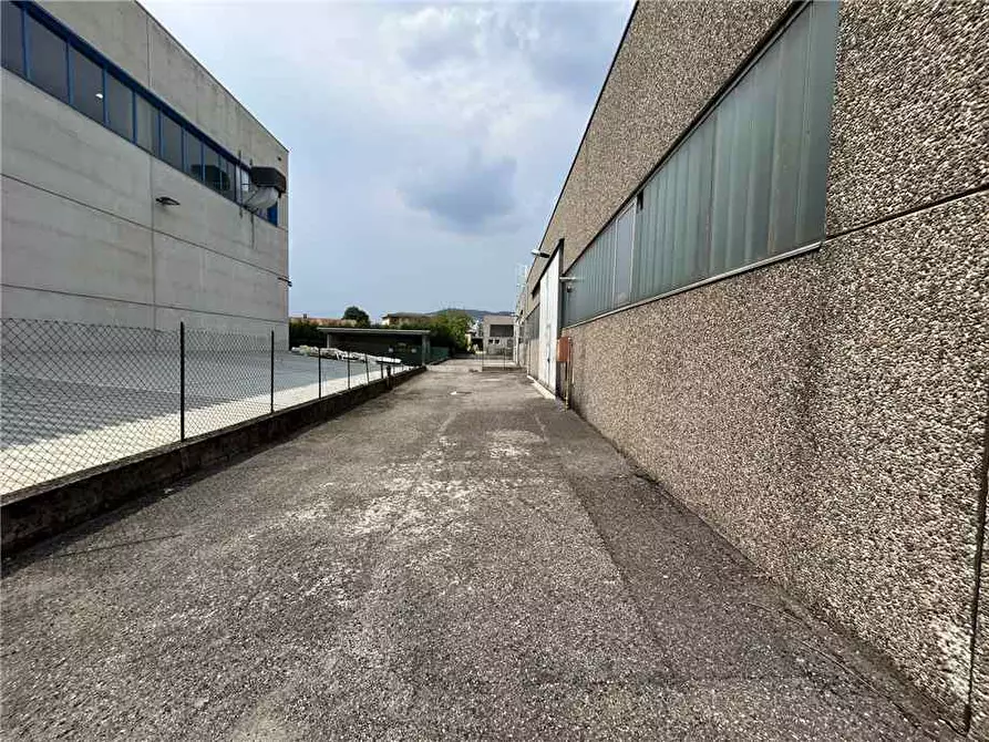 Immagine 10 di Capannone industriale in vendita  in Via Cornella, 30 a Castelli Calepio