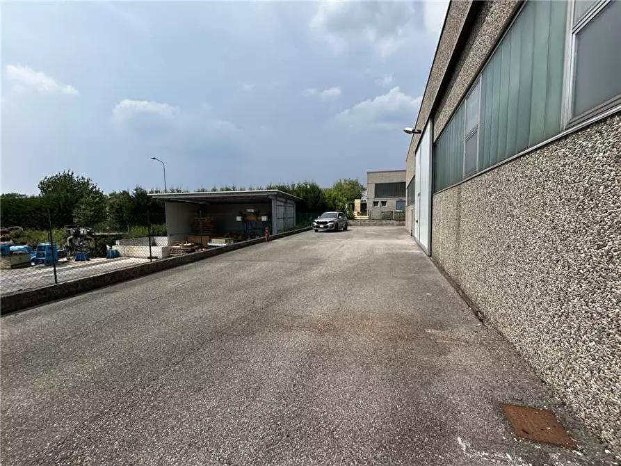 Immagine 9 di Capannone industriale in affitto  in Via Cornella, 24 a Castelli Calepio