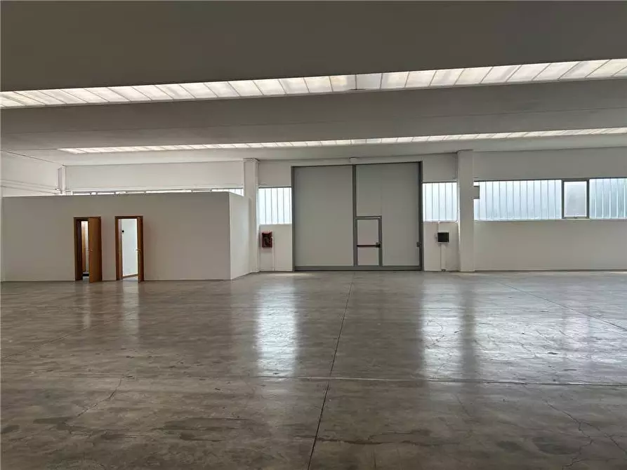 Immagine 6 di Capannone industriale in affitto  in Via Cornella, 24 a Castelli Calepio