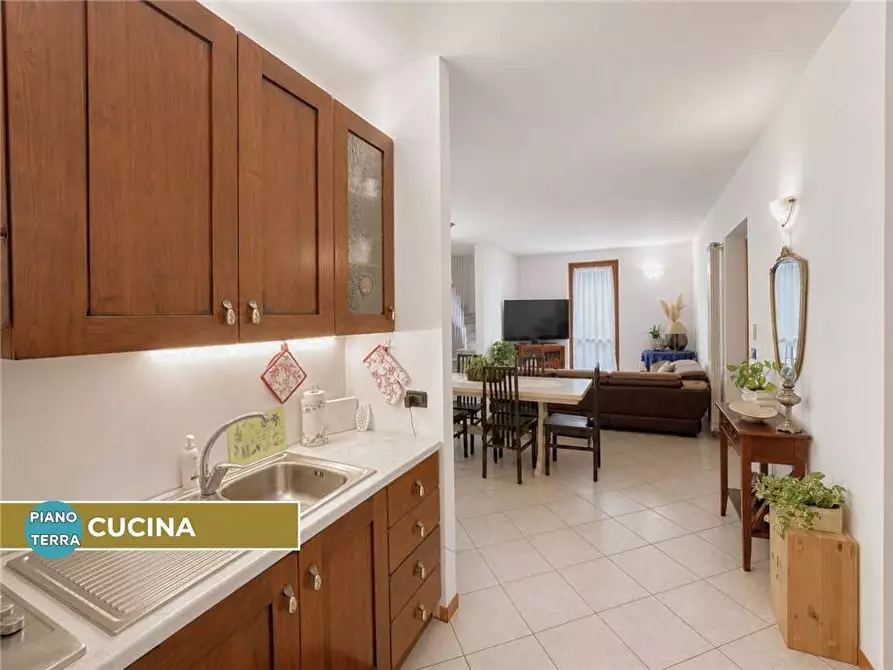 Immagine 5 di Villa in vendita  a Castelli Calepio