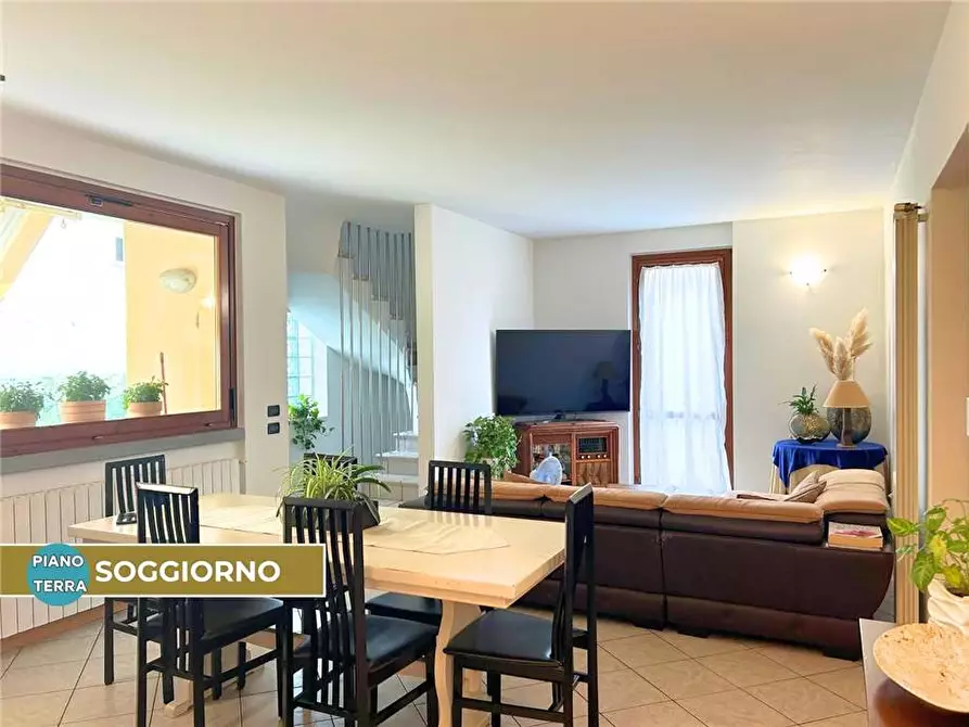 Immagine 7 di Villa in vendita  a Castelli Calepio